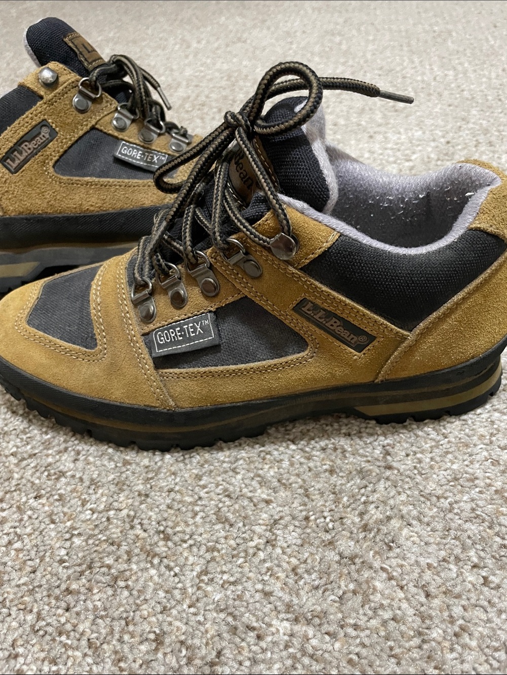 LL Bean Knife Edge Gore-Tex Hiking Shoes in Brown and Black. Women’s size 8